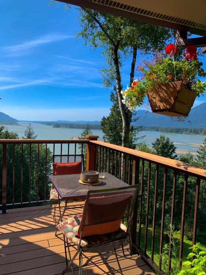 The Fraser River'S Edge B&B Lodge Чилливак Экстерьер фото