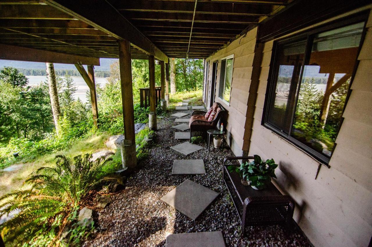 The Fraser River'S Edge B&B Lodge Чилливак Экстерьер фото