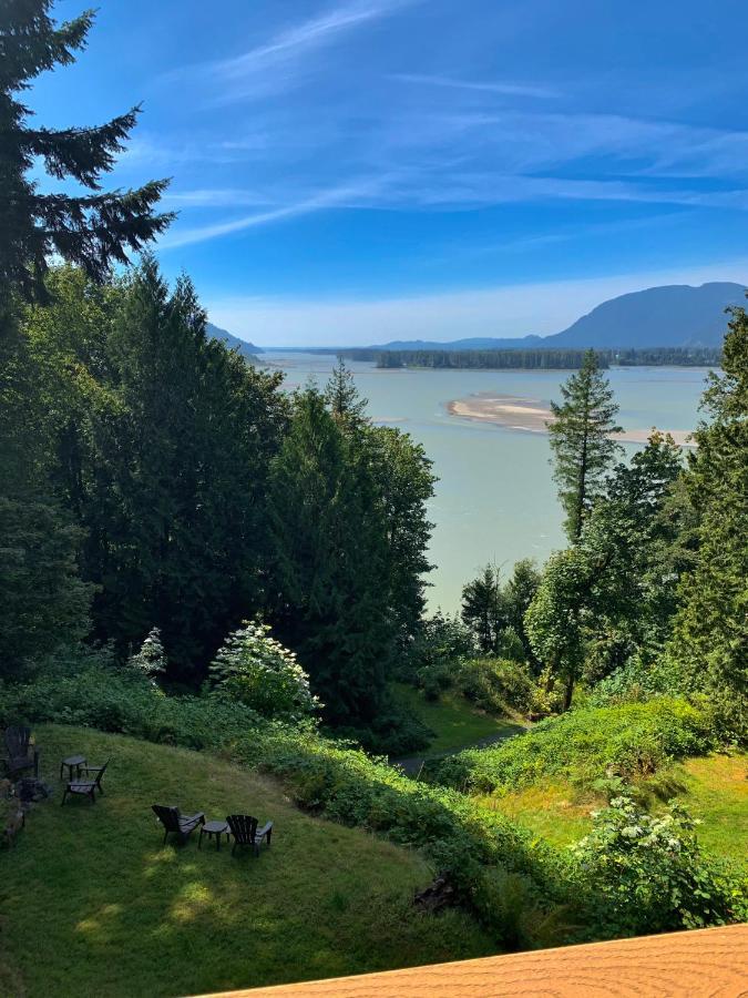 The Fraser River'S Edge B&B Lodge Чилливак Экстерьер фото