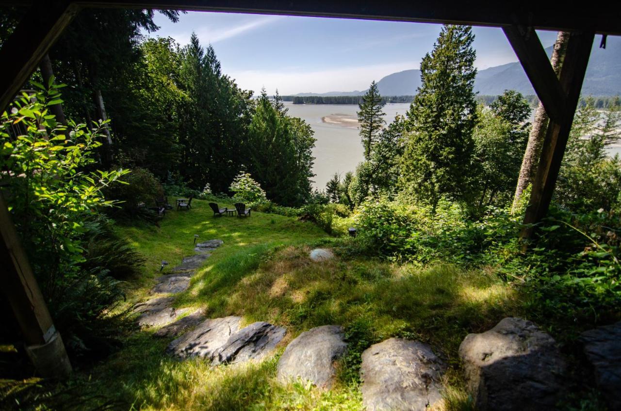 The Fraser River'S Edge B&B Lodge Чилливак Экстерьер фото