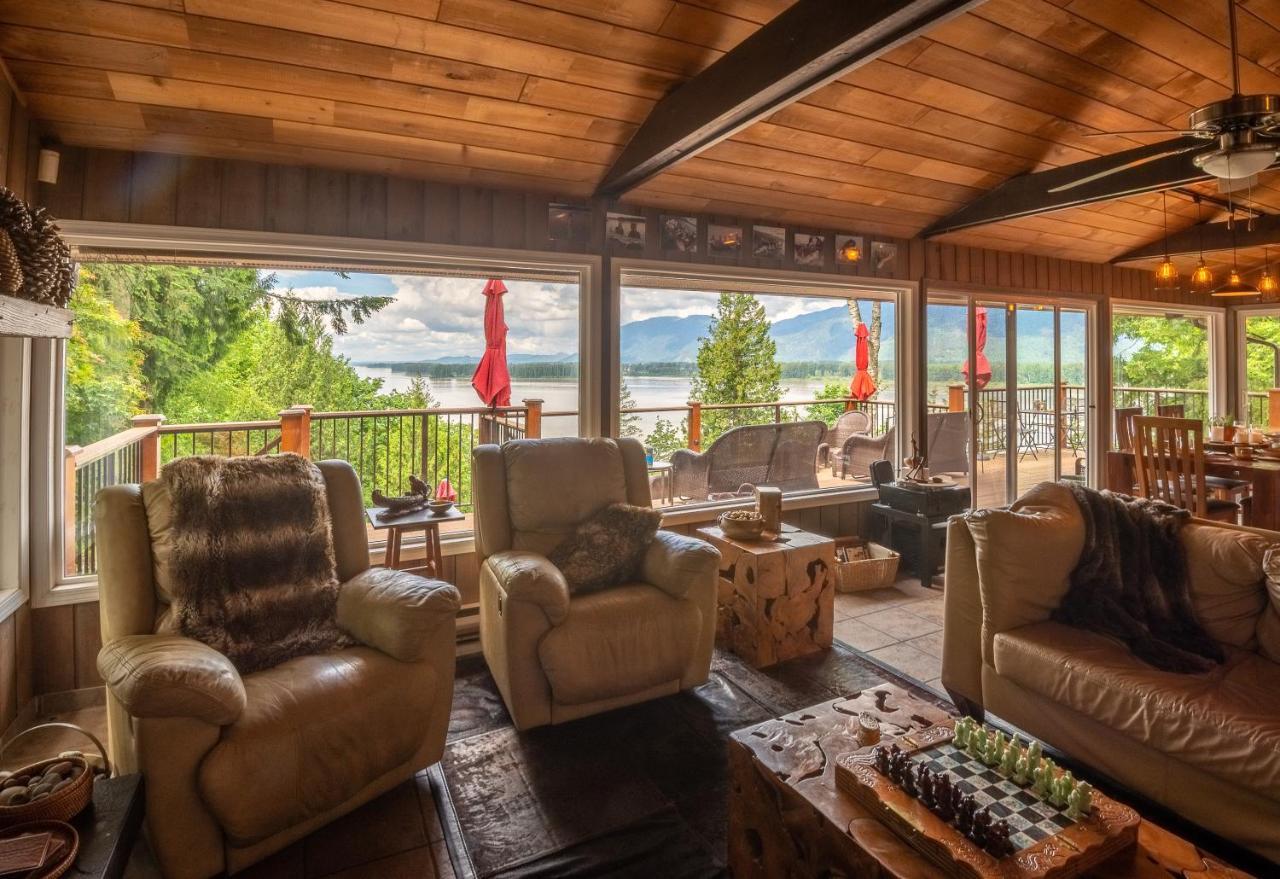 The Fraser River'S Edge B&B Lodge Чилливак Экстерьер фото