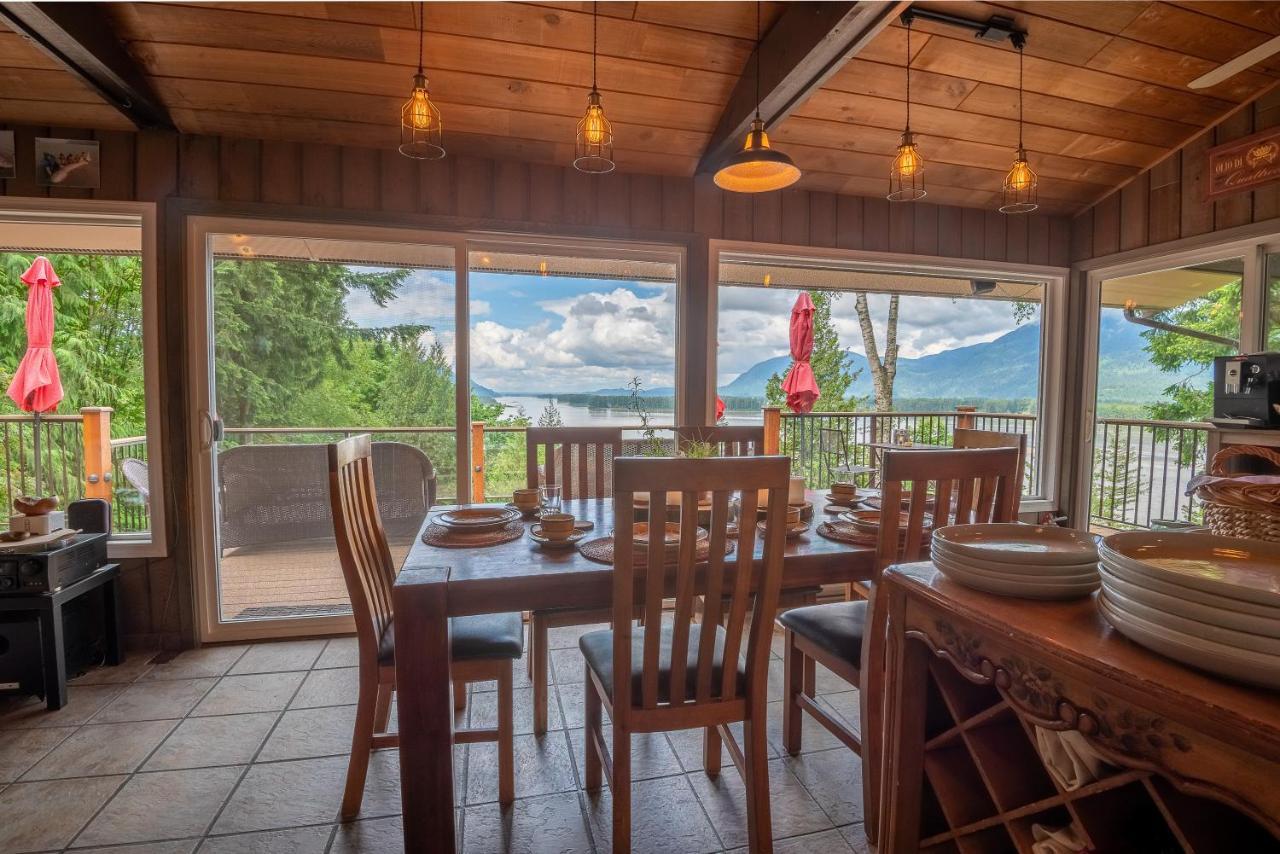The Fraser River'S Edge B&B Lodge Чилливак Экстерьер фото