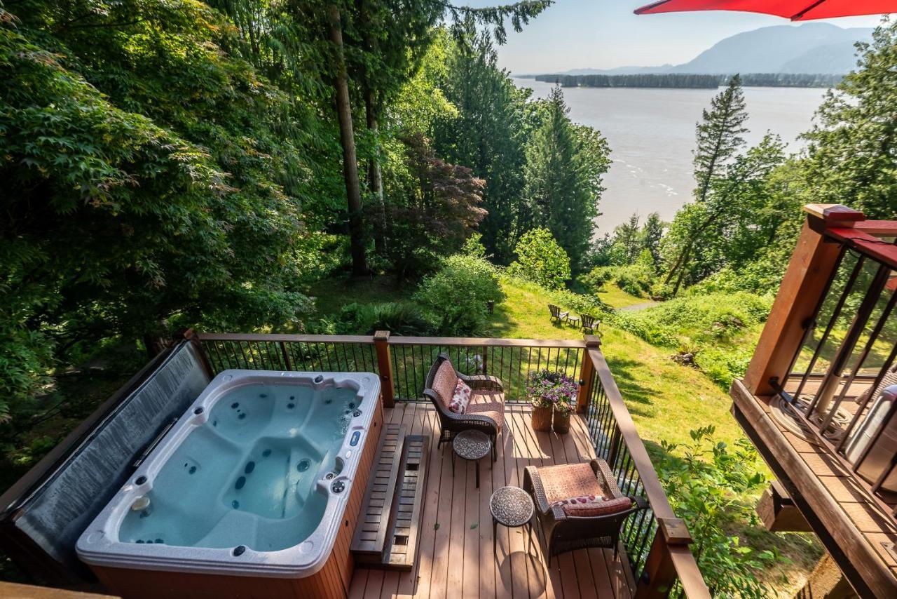 The Fraser River'S Edge B&B Lodge Чилливак Экстерьер фото