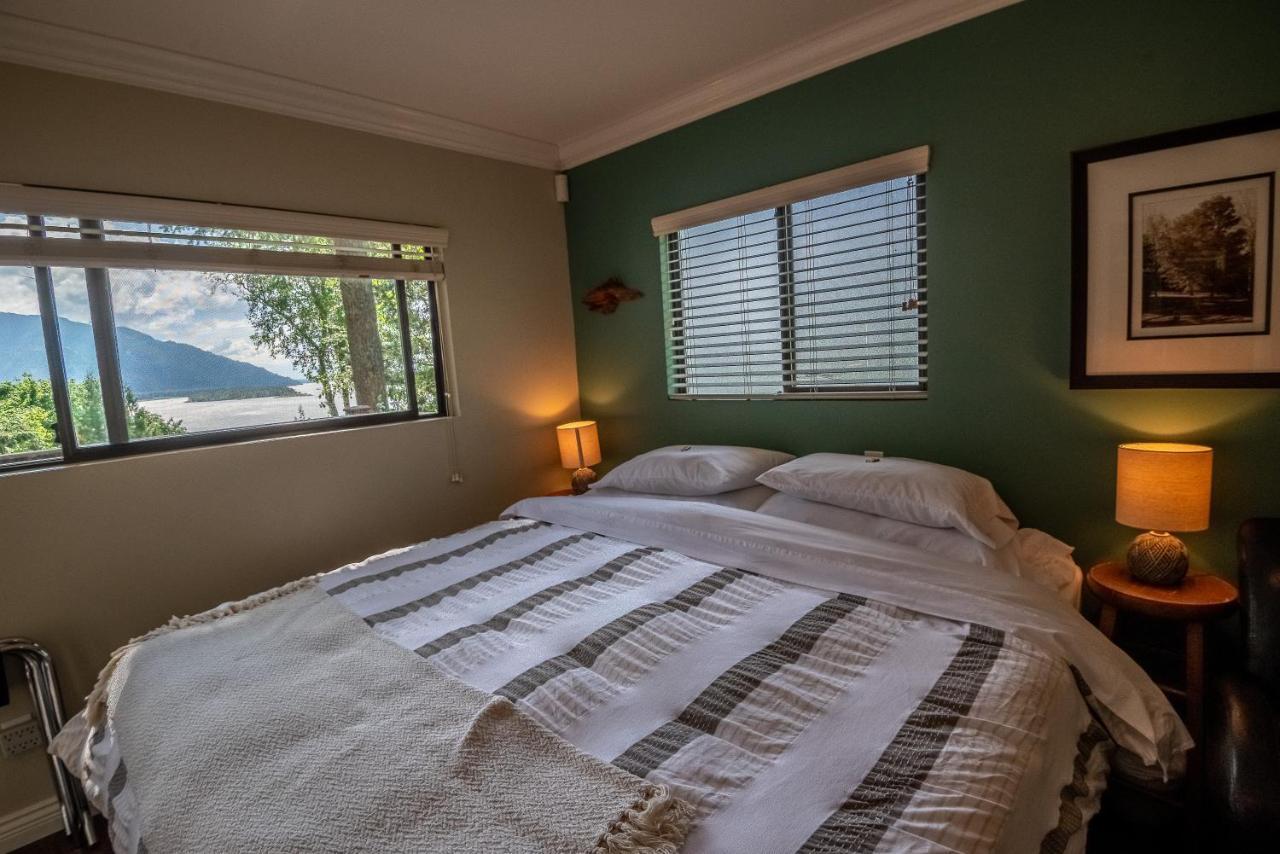 The Fraser River'S Edge B&B Lodge Чилливак Экстерьер фото