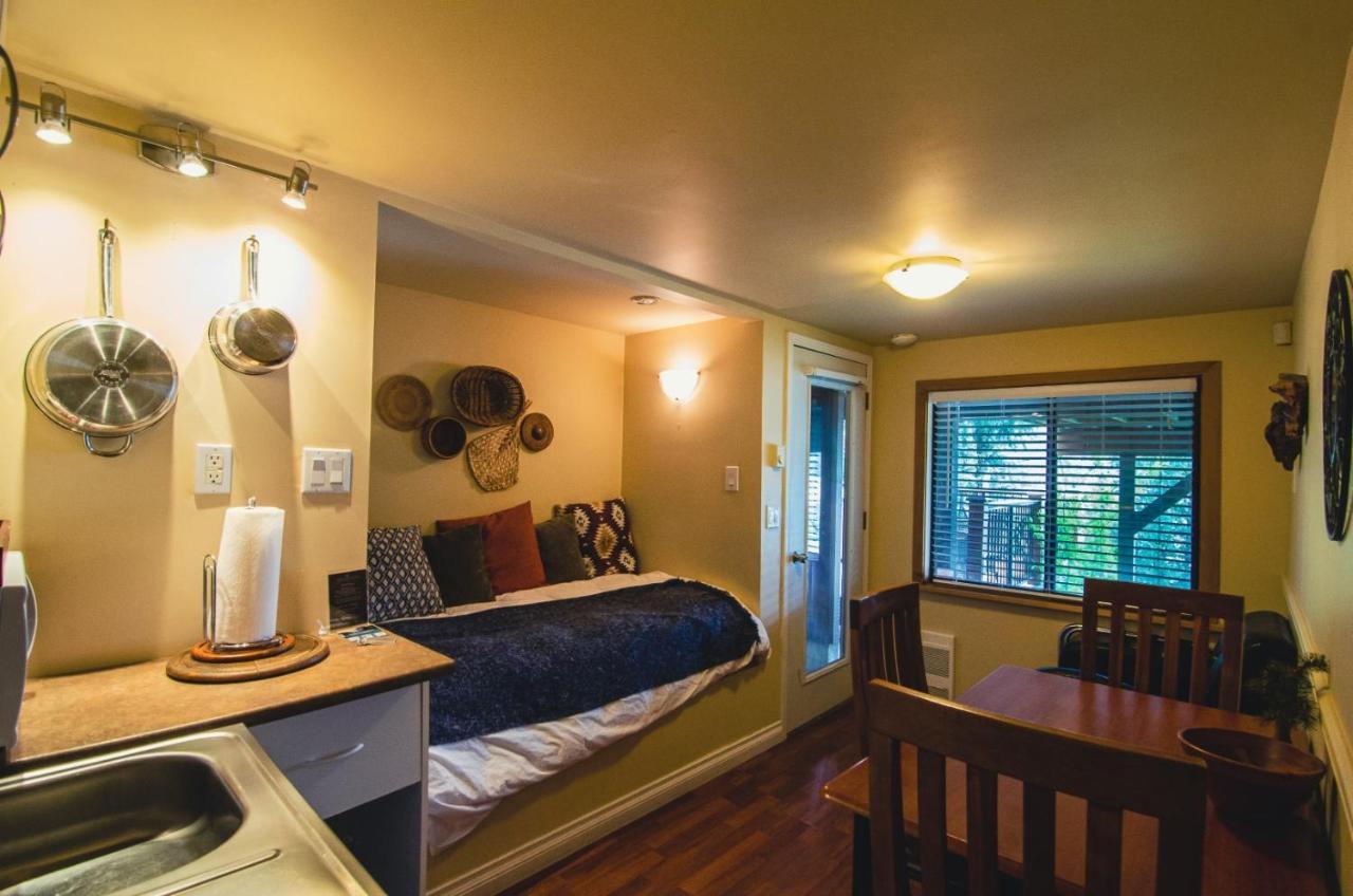 The Fraser River'S Edge B&B Lodge Чилливак Экстерьер фото